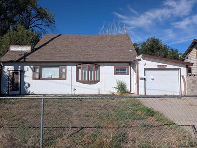 2634 E E St