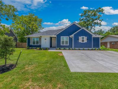 1220 Neal Pickett Dr