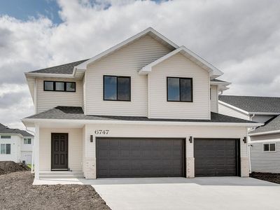 6747 Selkirk Dr S