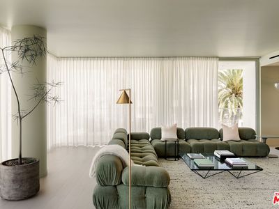 9200 Wilshire Blvd #402W