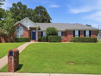 2015 Cherrybend Dr