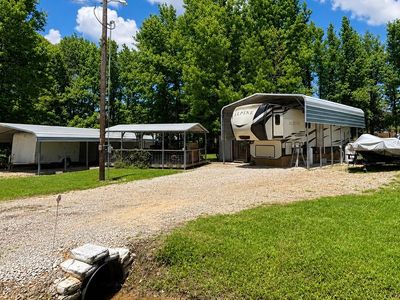 1063 Holiday Village Dr