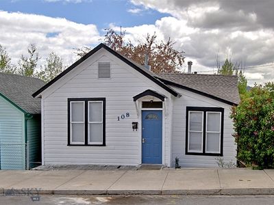 108 W Gold St