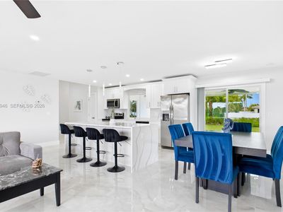 256 SE Santa Barbara Pl