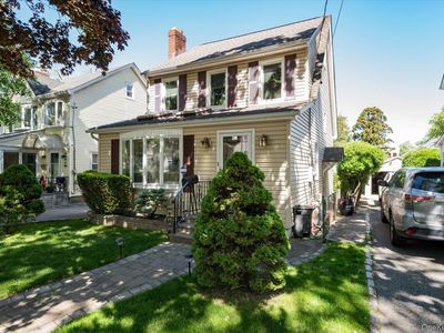 257-09 Pembroke Avenue