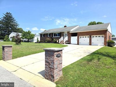 1705 S Riding Ln