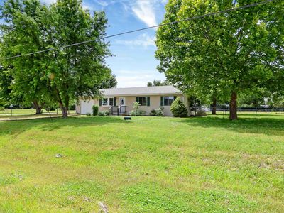 4935 Eureka Dr