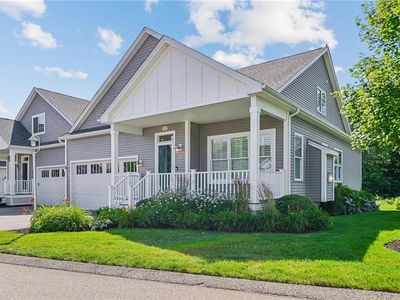 221 Wickford Ct #221