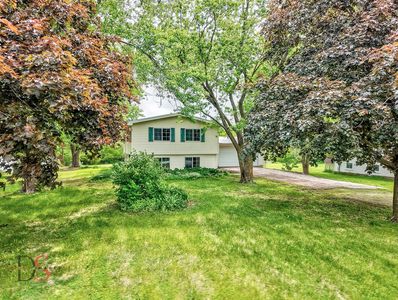 2420 E 2360th Rd