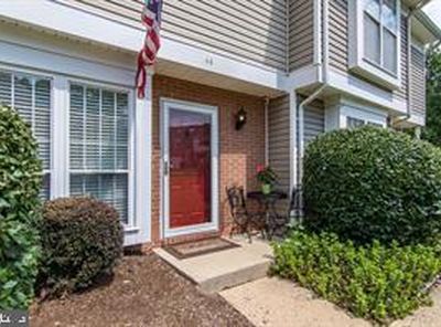 Property at 44 Essex Sq, Sterling, VA