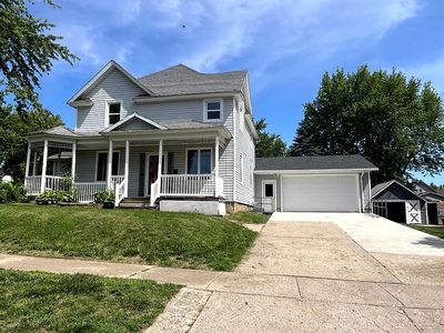 221 2nd St