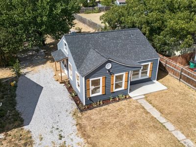 805 Adkins St