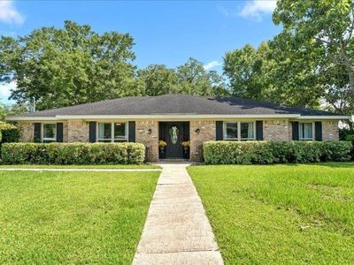 154 Country Club Dr