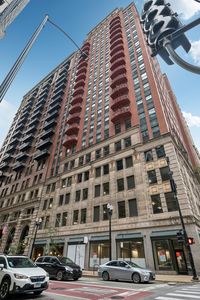 208 W Washington St APT 2001