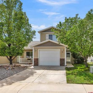421 Indiangrass Loop