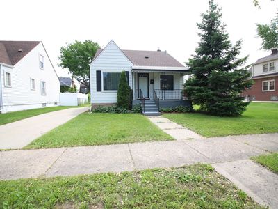 633 North Dr