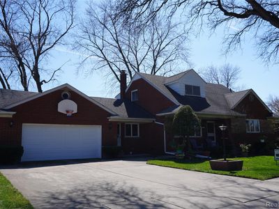 8184 Busch Ave