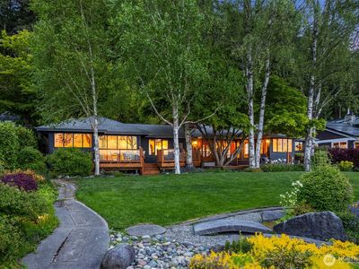 3310 Crystal Springs Drive NE