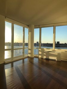60 Riverside Blvd APT 1805
