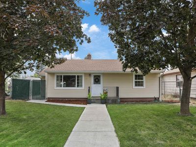 123 W Heroy Ave
