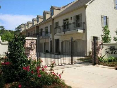 827 Autumn Pl APT 202