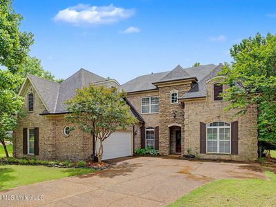 3677 Kenton Dr