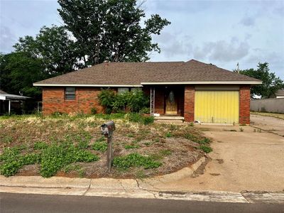 Property at 517 N Kansas St, Weatherford, OK
