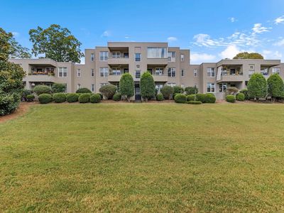 601 12a Cleveland St