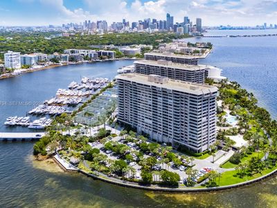 3 Grove Isle Dr #C307