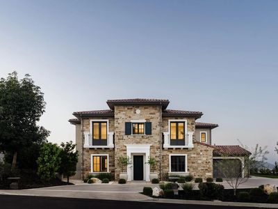 18238 Avenida Apice