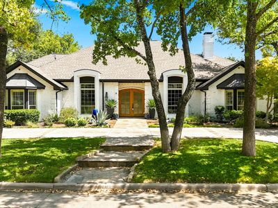 5702 Club Oaks Dr