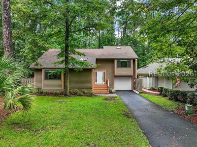 25 Honey Locust Circle