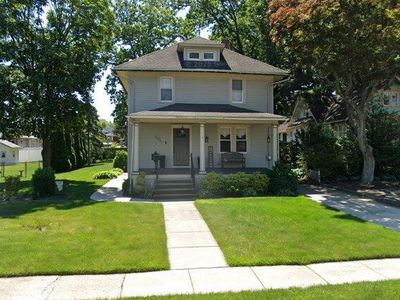 256 W Pine St