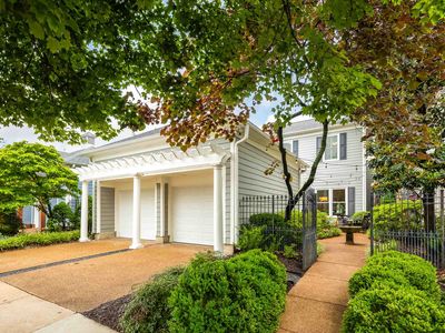 996 River Landing Dr