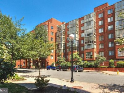 1050 N Taylor St #1204