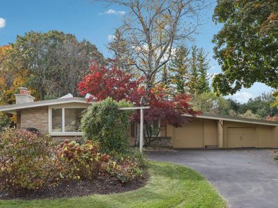 5105 West Arrowwood ROAD