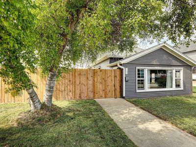 1106 Marshall AVENUE