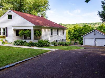2056 Ridge Rd