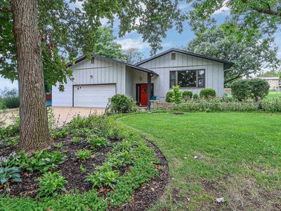 1731 Cedar Crest Dr