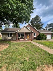 1033 Cluster Springs Rd