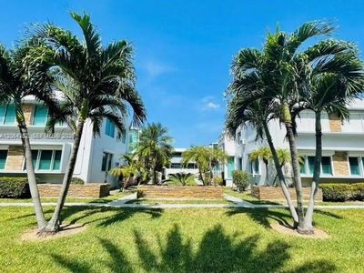 10178 Collins Ave APT 202