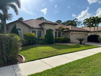 860 SW Grand Reserves Boulevard