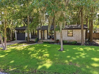 1203 Valley Dr