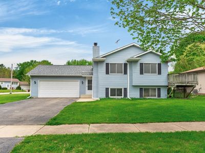 3052 Breezeway Dr