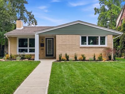Property at 651 10th St, Oakmont, PA