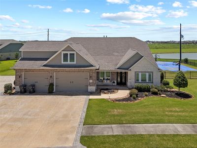 14214 Meadowlands Dr