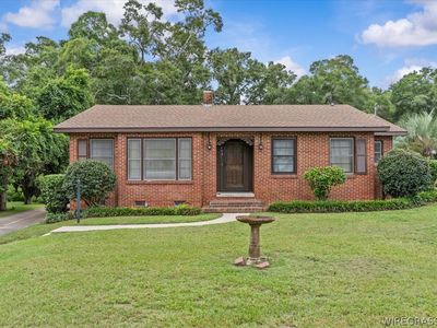 108 E Register Ave