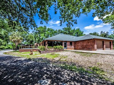 1726 Interstate Highway 45 N