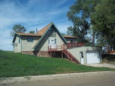 Property at 405 4th St NW, Watford City, ND