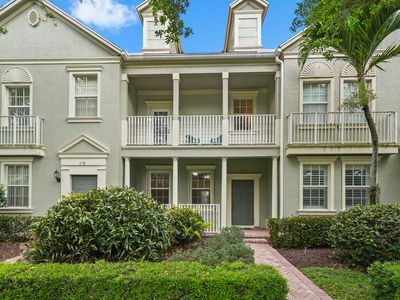 174 W Thatch Palm Circle